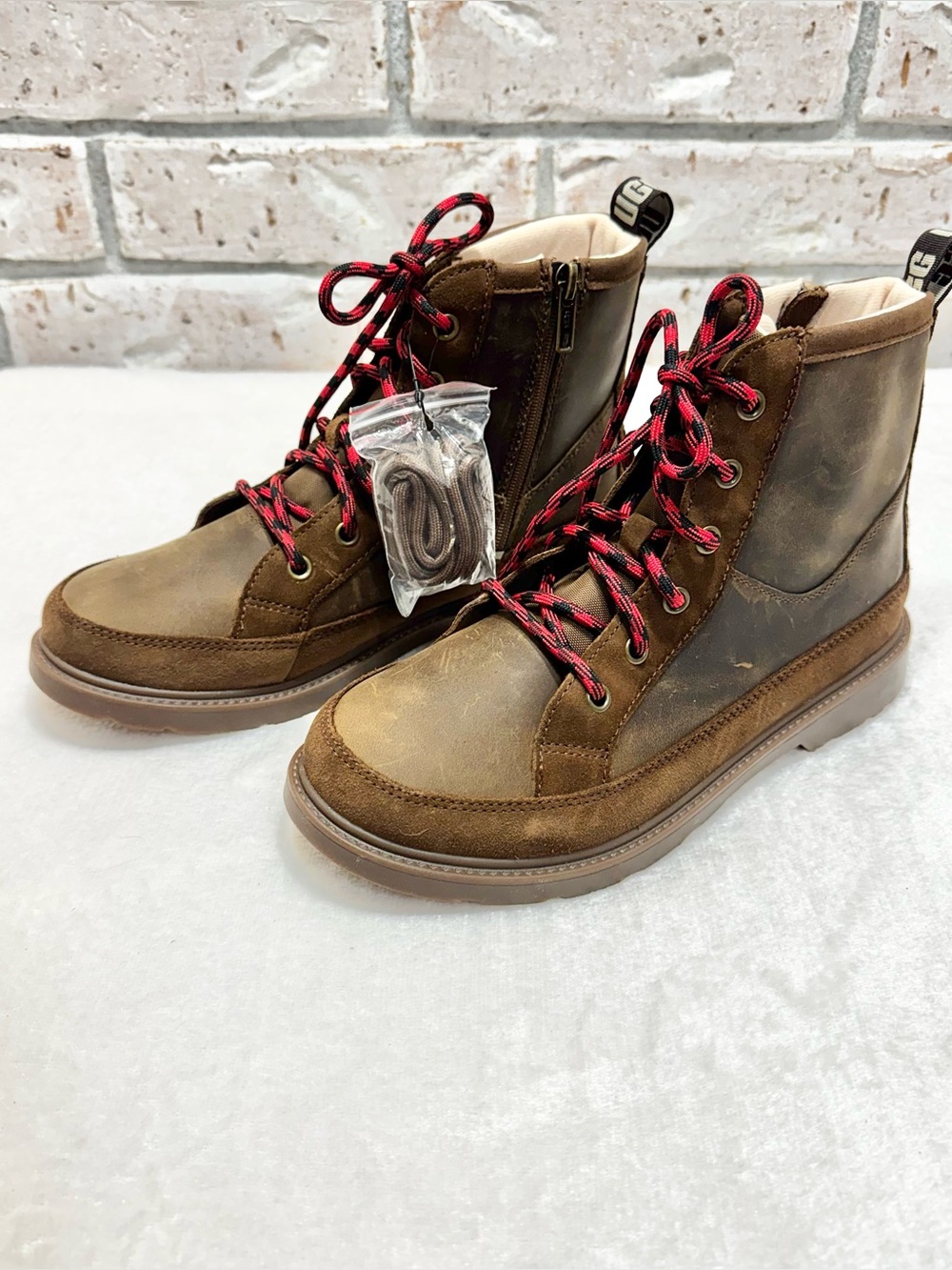 UGG Kids Robley Weather Waterproof Boots Walnut Brown Size 6